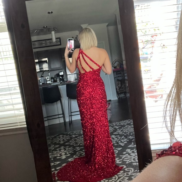 Sherri Hill #12580 in Red Size 0 - Picture 3 of 7